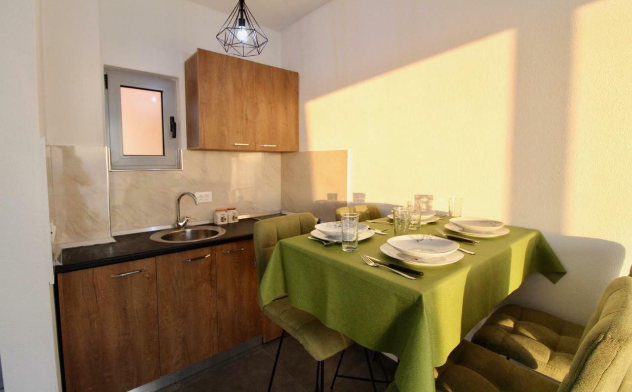אוטייהא Apartments Komina מראה חיצוני תמונה