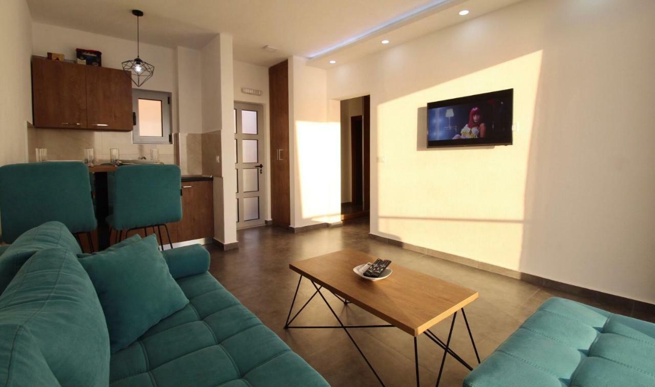אוטייהא Apartments Komina מראה חיצוני תמונה